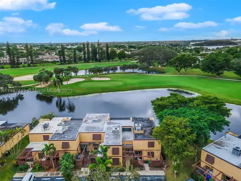 10870 S Golfview Dr #0, Pembroke Pines, FL 33026