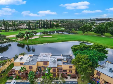 10870 S Golfview Dr #0, Pembroke Pines, FL 33026