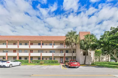 2871 E Sunrise Lakes Dr #211, Sunrise, FL 33322