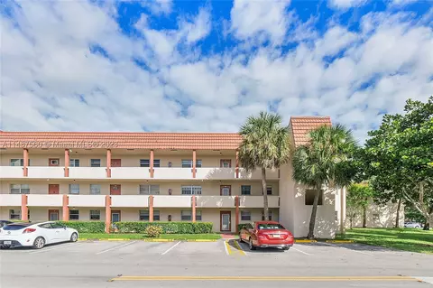 2871 E Sunrise Lakes Dr #211, Sunrise, FL 33322