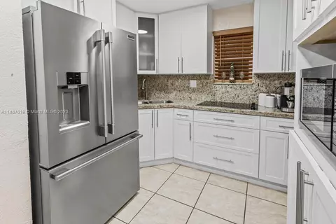 1890 W 56th St #1313, Hialeah, FL 33012