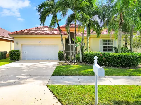 595 SE 29th Dr, Homestead, FL 33033