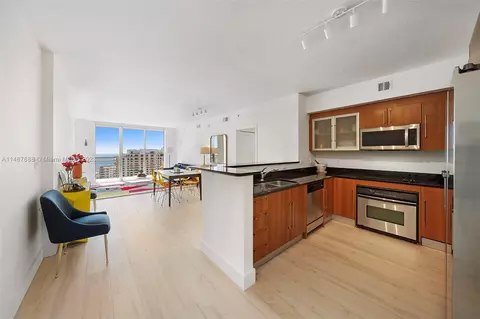 325 S Biscayne Blvd #4315, Miami, FL 33131