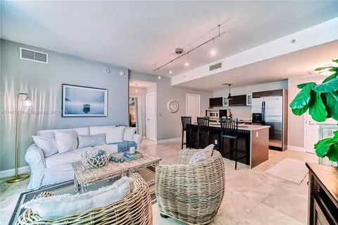 1900 N Bayshore Dr #3017, Miami, FL 33132
