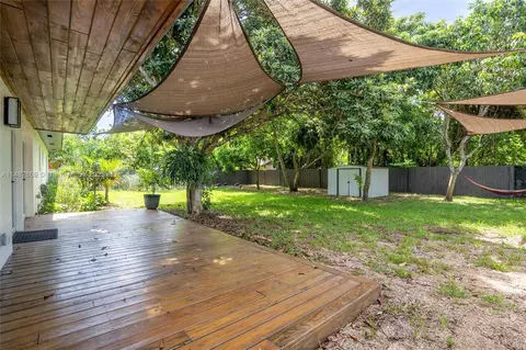 9220 SW 164th St, Palmetto Bay, FL 33157