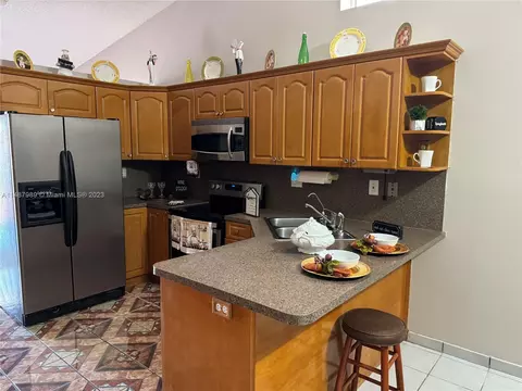 5401 W 27th Ct, Hialeah, FL 33016 photo 9