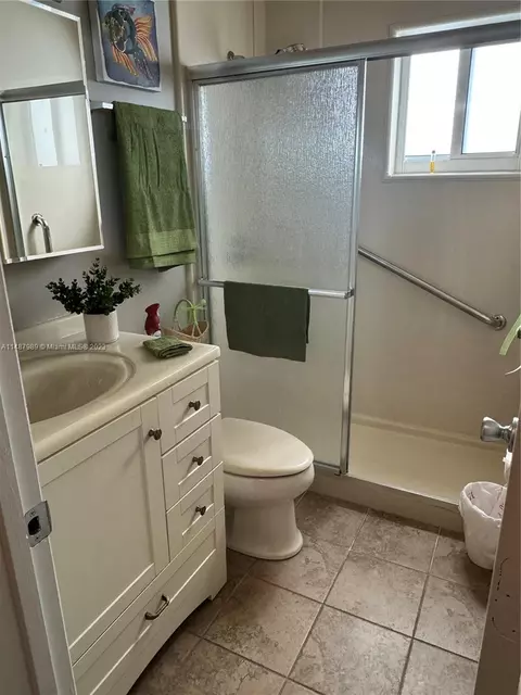 5401 W 27th Ct, Hialeah, FL 33016 photo 15