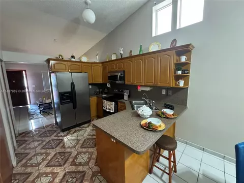 5401 W 27th Ct, Hialeah, FL 33016 photo 7