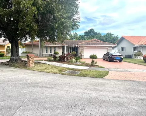 2215 SW 132nd Ct, Miami, FL 33175