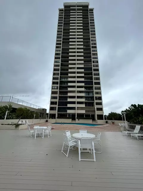 5600 N Flagler Dr #2510, West Palm Beach, FL 33407