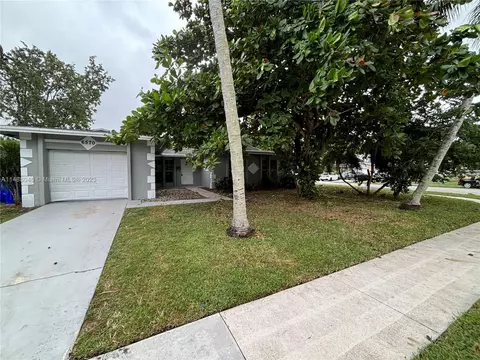 6570 SW 7th Ct, North Lauderdale, FL 33068