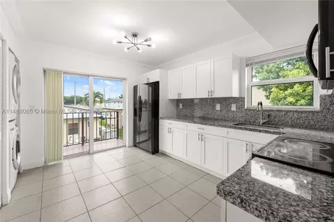 10815 SW 4th St #12, Sweetwater, FL 33174