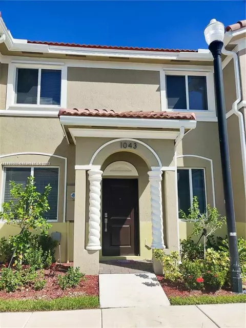1043 SE 24th Ave, Homestead, FL 33035