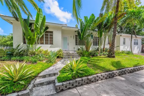 7621 NE 7th Ave, Miami, FL 33138