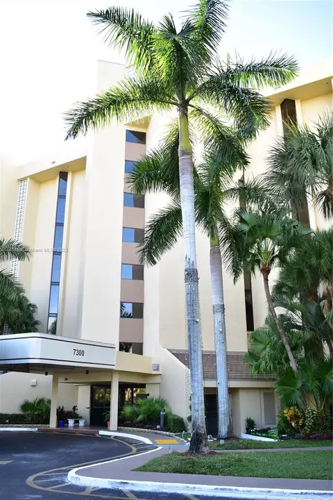 7300 Radice Ct #405, Lauderhill, FL 33319