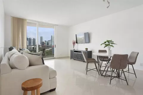 2475 Brickell Ave #2205, Miami, FL 33129