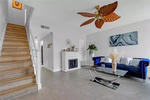 17120 SW 94th Ave #405, Palmetto Bay, FL 33157