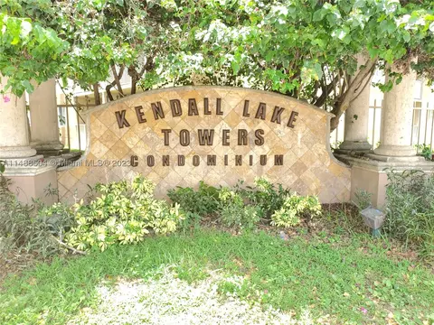 15221 SW 80th St #303, Miami, FL 33193