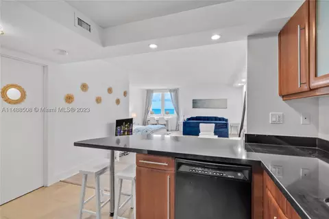 2301 Collins Ave #1423, Miami Beach, FL 33139