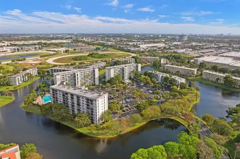 2215 Cypress Island Dr #603, Pompano Beach, FL 33069