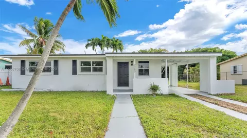 9980 Dominican Dr, Cutler Bay, FL 33189