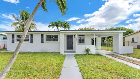 9980 Dominican Dr, Cutler Bay, FL 33189