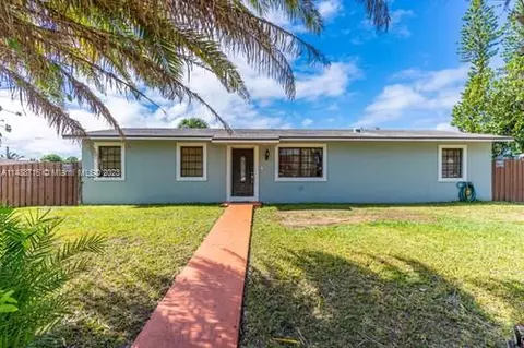 696 SW 17th Ave, Homestead, FL 33030