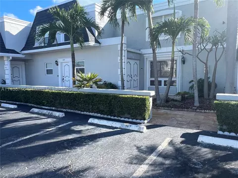 2418 NE 9th St #79, Hallandale Beach, FL 33009