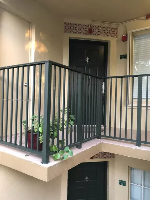 18312 NW 68th Ave #E, Hialeah, FL 33015