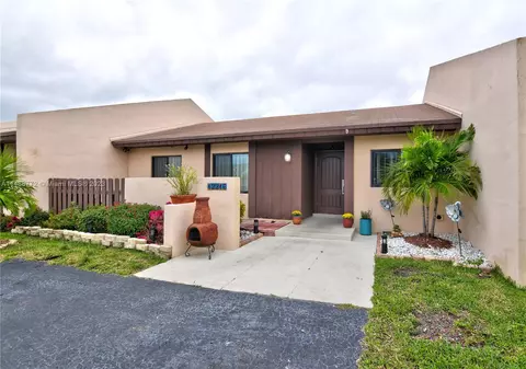 12216 SW 110th Ln, Miami, FL 33186