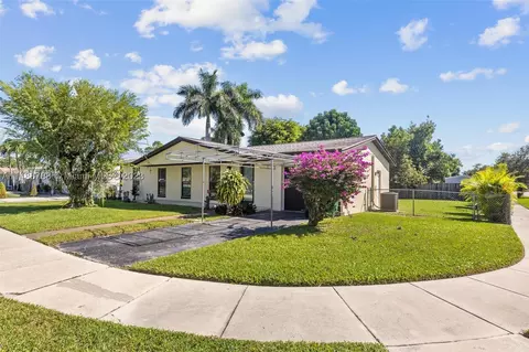 9270 Sterling Dr, Cutler Bay, FL 33157