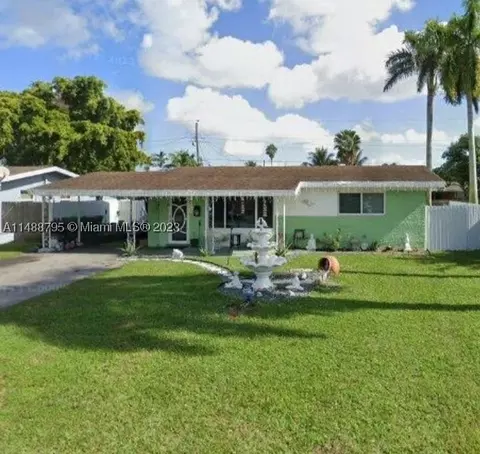 2831 Arcadia Dr, Miramar, FL 33023