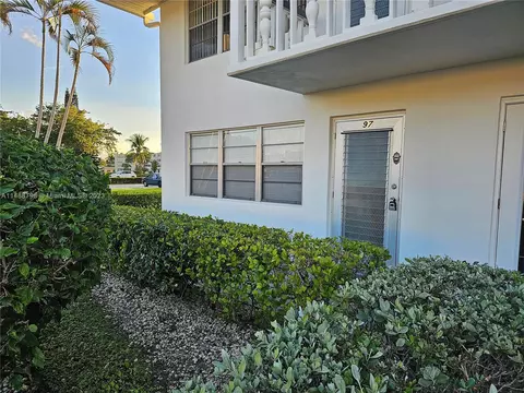 97 E Berkshire E #97, West Palm Beach, FL 33417