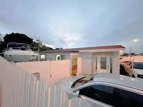 574 E 21st St, Hialeah, FL 33013