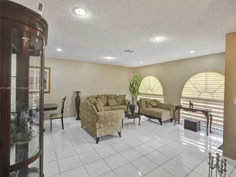 350 W 55th St, Hialeah, FL 33012 photo 7