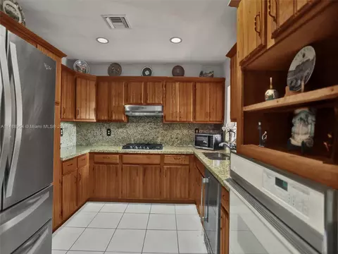 350 W 55th St, Hialeah, FL 33012 photo 16