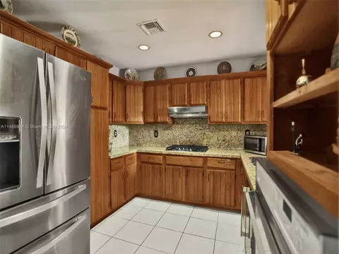 350 W 55th St, Hialeah, FL 33012 photo 17