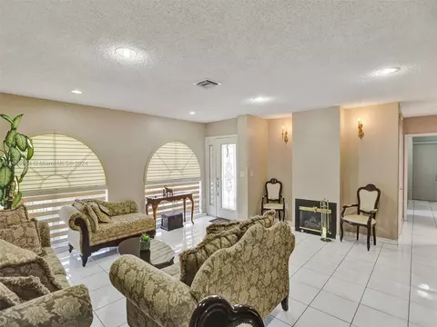 350 W 55th St, Hialeah, FL 33012 photo 10