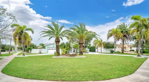 1221 Hammond Dr, Miami Springs, FL 33166