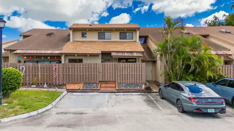 1946 SW 81st Ter #1946, Davie, FL 33324