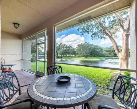 3513 Lakeside Dr, Davie, FL 33328