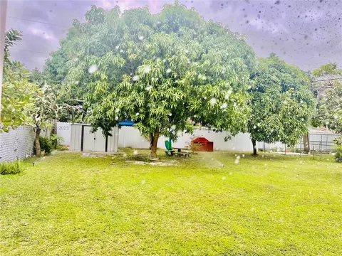 View/Area - 451 E 60th St, Hialeah, FL 33013 photo 2 of 3