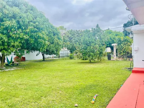 View/Area - 451 E 60th St, Hialeah, FL 33013 photo 1 of 3