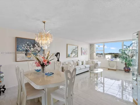 3180 S Ocean Dr #817, Hallandale Beach, FL 33009