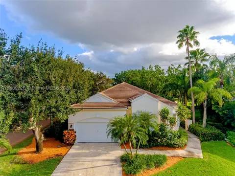 2195 Bay Ct, Weston, FL 33326