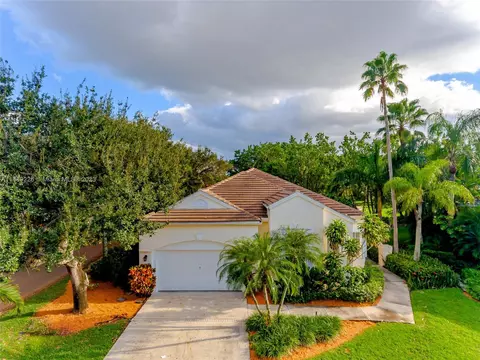 2195 Bay Ct, Weston, FL 33326