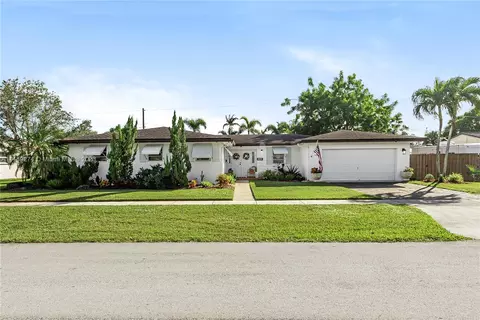 308 NW 19th St, Homestead, FL 33030