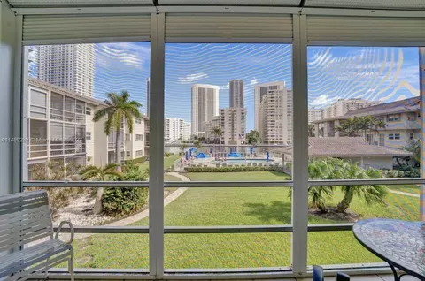 2600 Diana Dr #217, Hallandale Beach, FL 33009