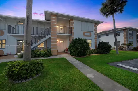 1209 S Lakes End Dr #1, Fort Pierce, FL 34982