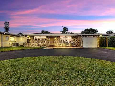9660 NW 24th Pl, Sunrise, FL 33322